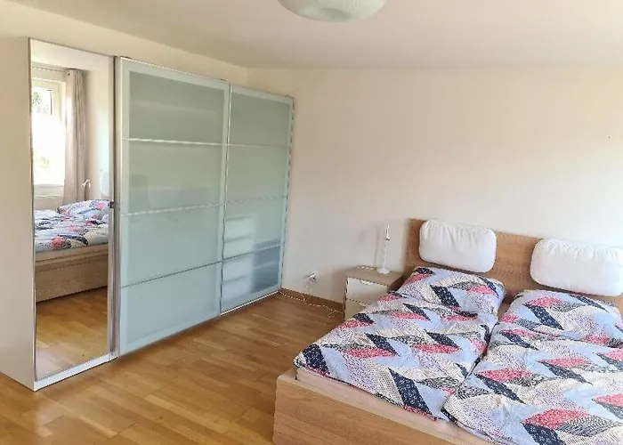 Rodinný Dům V Praze S Bazénem