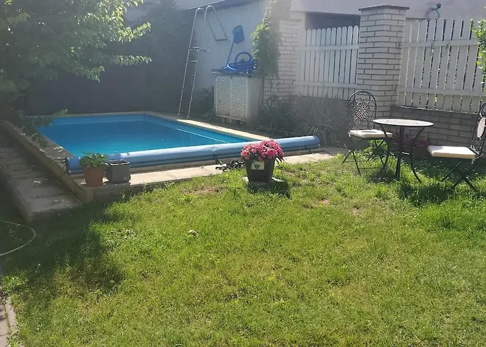 Rodinný Dům V Praze S Bazénem Praga